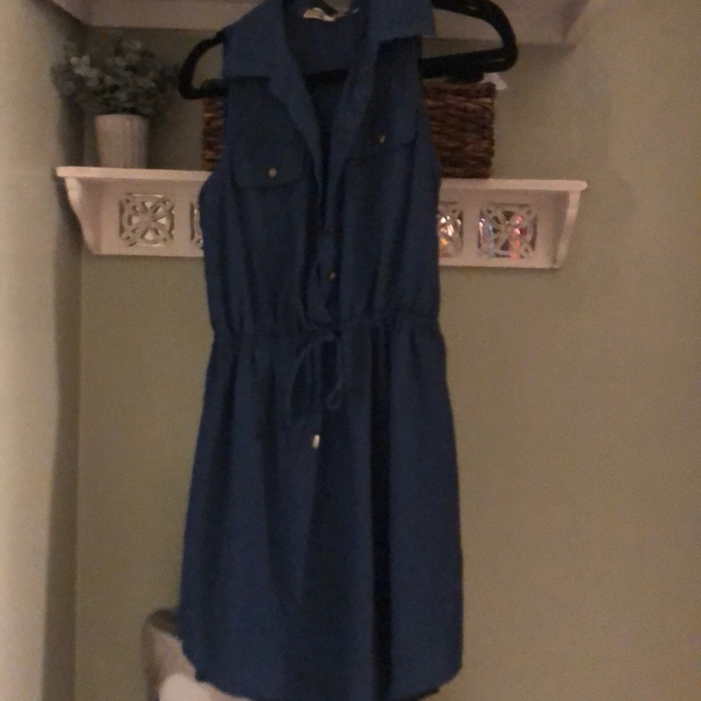 💥FINAL DAY Navy collared dress (missing button)